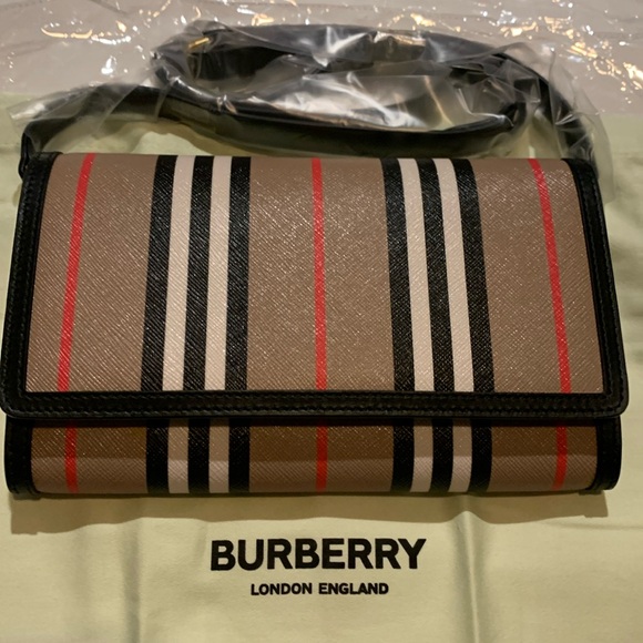 NWT Authentic Burberry Crossbody Bag - Picture 1 of 8